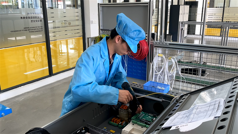 佛山家用曳引式電梯品牌怎么選？辛格林電梯給您分析！