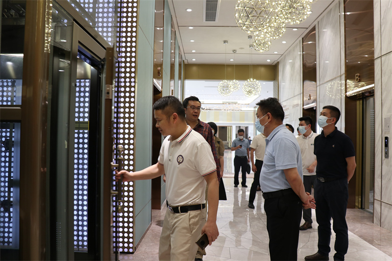 看了六層樓電梯價(jià)格表，業(yè)主馬上決定選擇辛格林電梯！