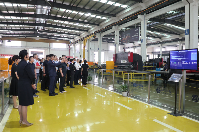 家庭室內(nèi)別墅家用電梯選哪家,家庭室內(nèi)別墅<a href='http://www.zekitlw.cn/jydt.htm' class='keys' title='點擊查看關(guān)于家用電梯的相關(guān)信息' target='_blank'>家用電梯</a>哪家好